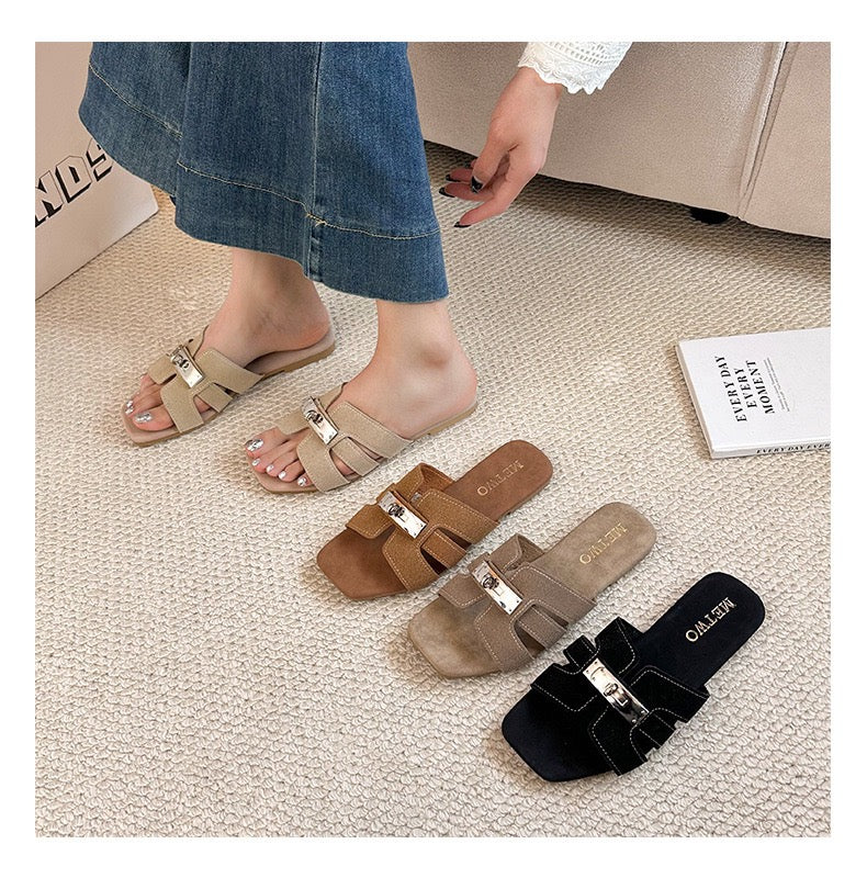 Amarenne - Minimalist Buckle Slides
