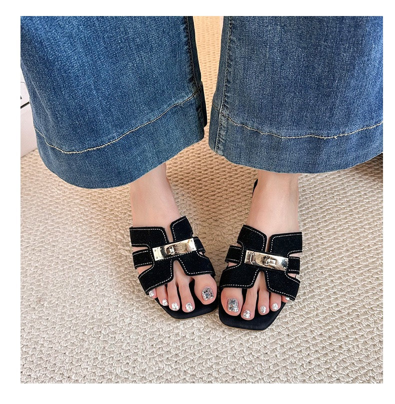 Amarenne - Minimalist Buckle Slides