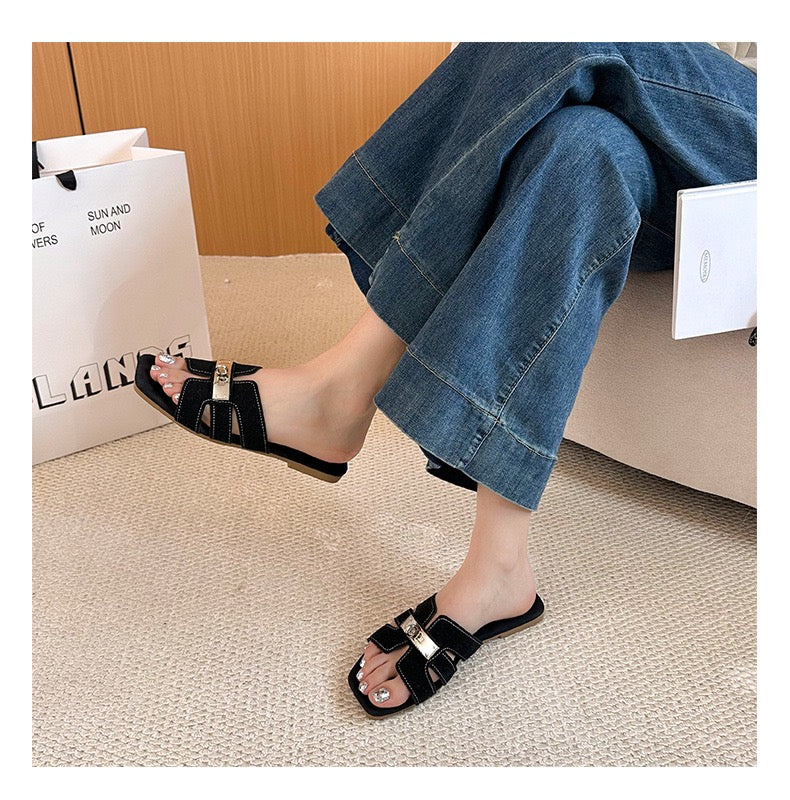 Amarenne - Minimalist Buckle Slides